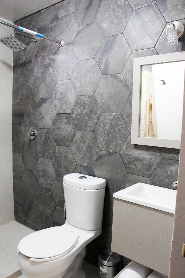 Suites ciento 37 León Exterior foto