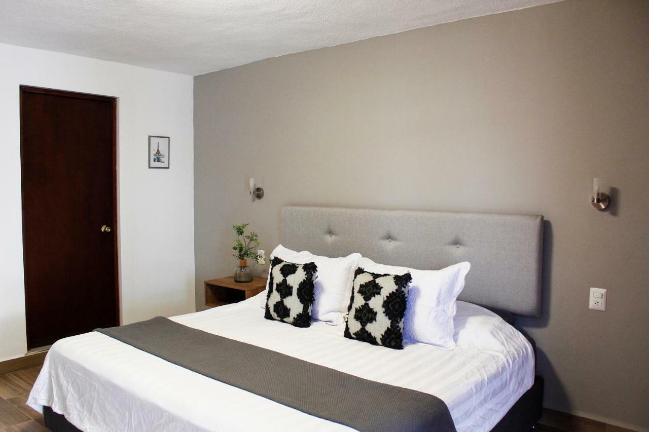 Suites ciento 37 León Exterior foto