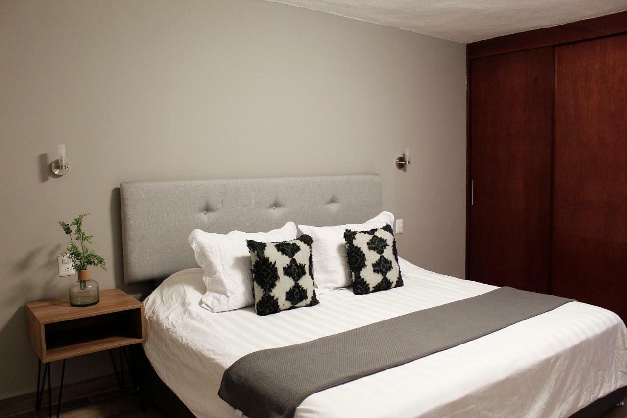 Suites ciento 37 León Exterior foto