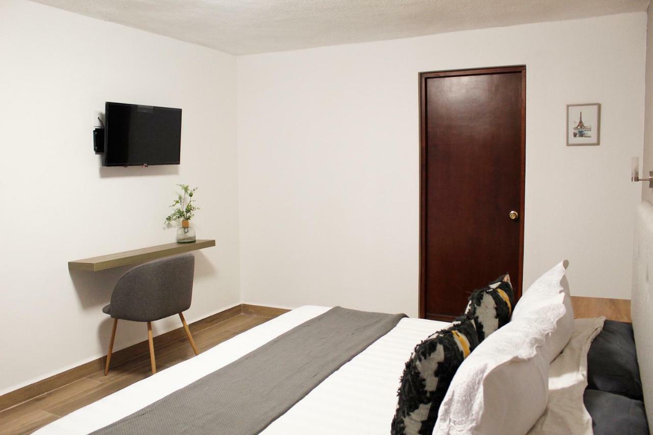 Suites ciento 37 León Exterior foto