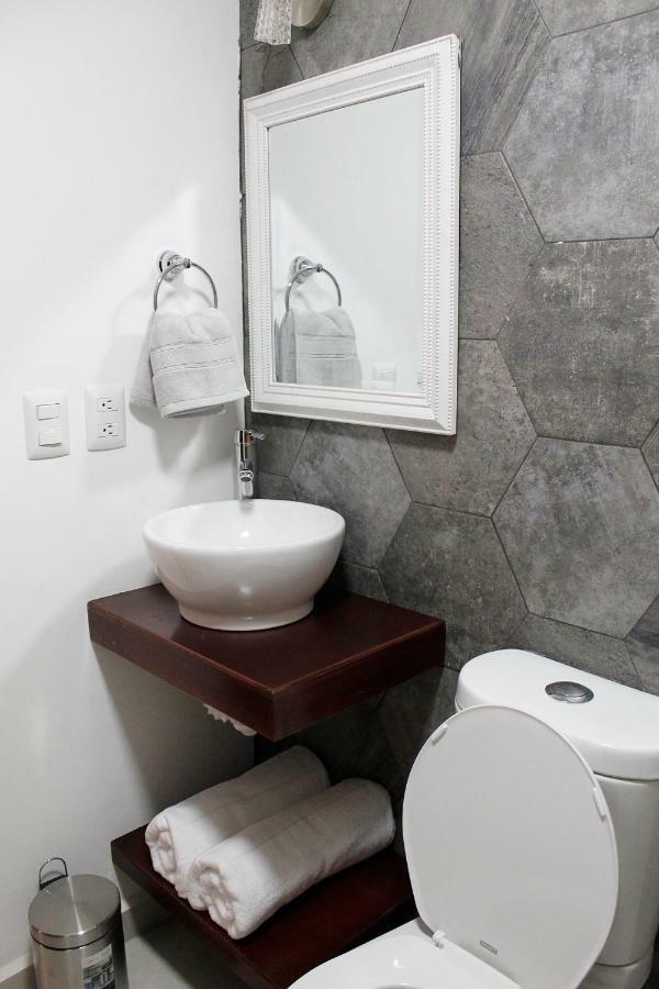 Suites ciento 37 León Exterior foto