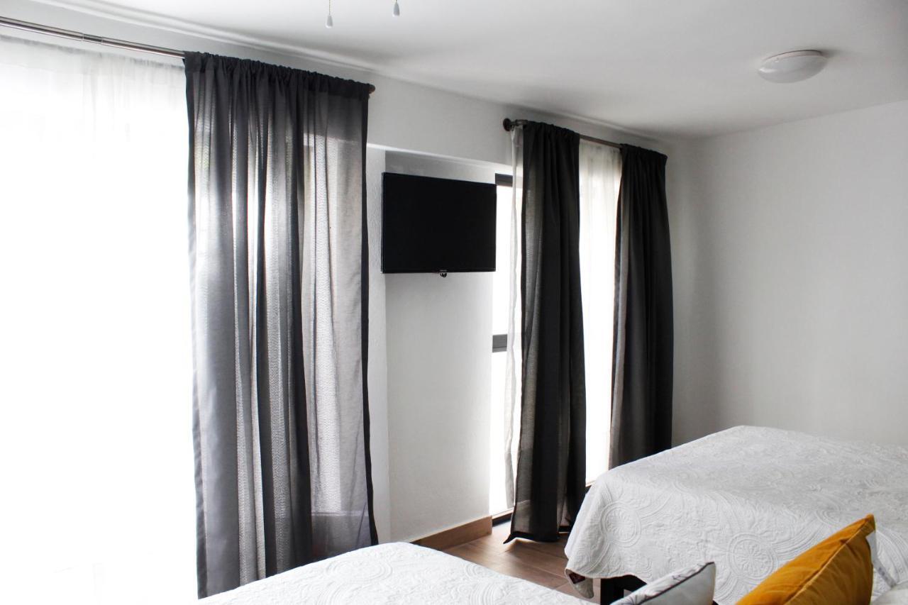 Suites ciento 37 León Exterior foto