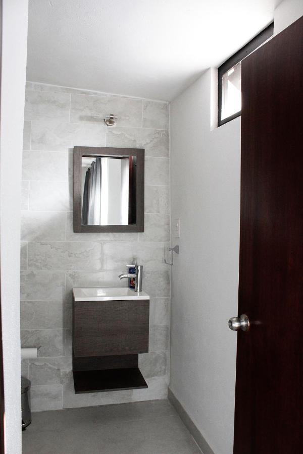 Suites ciento 37 León Exterior foto