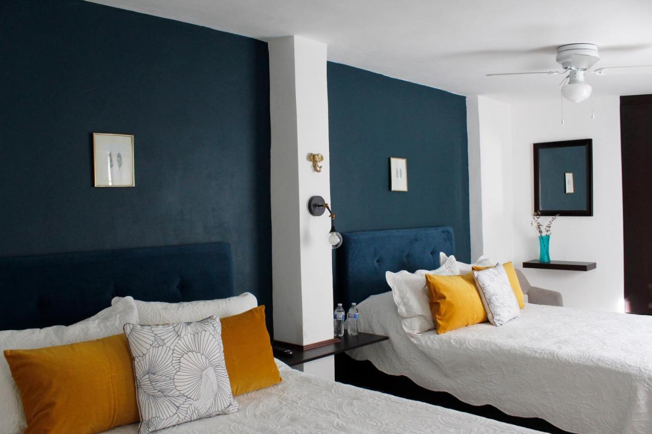 Suites ciento 37 León Exterior foto