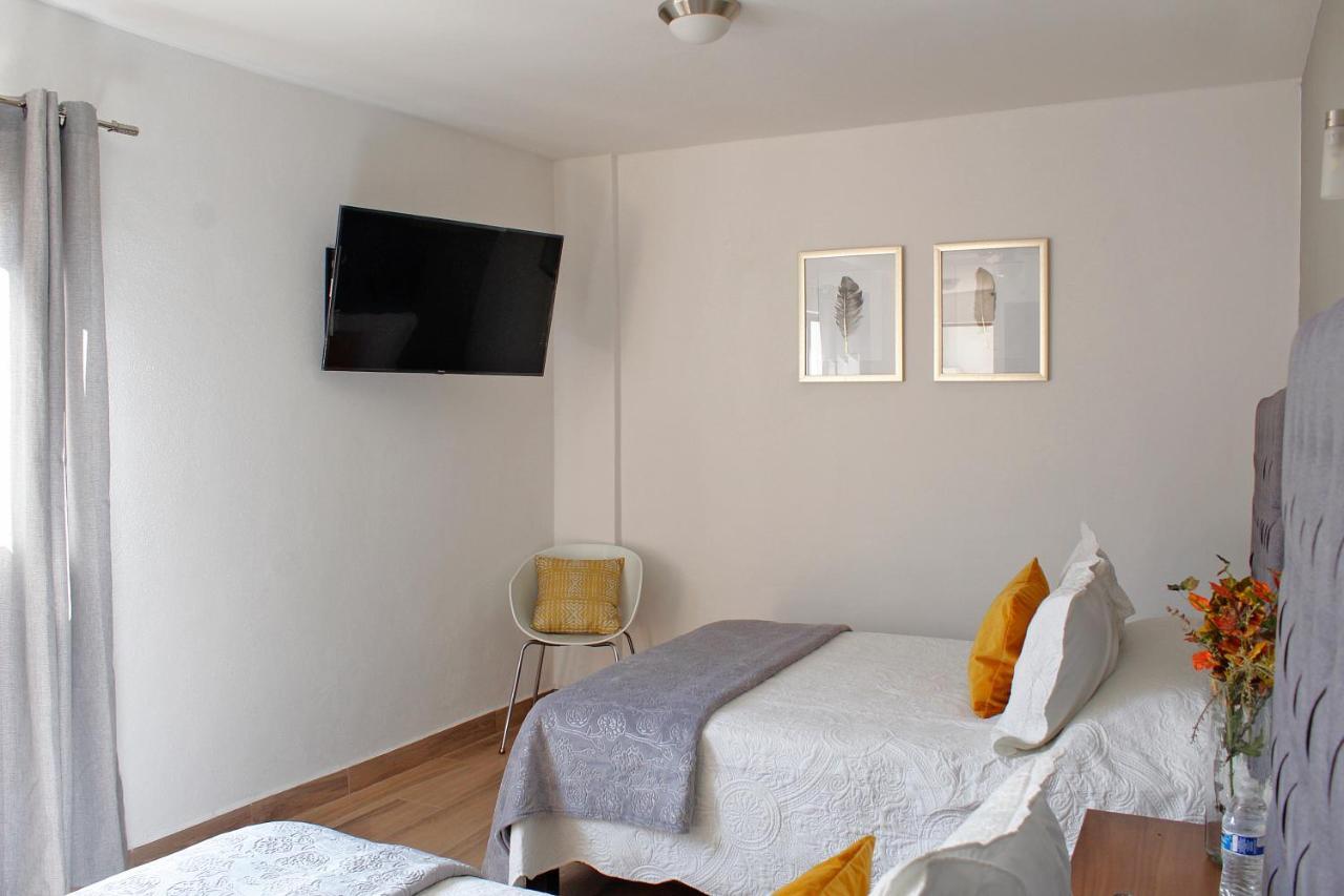 Suites ciento 37 León Exterior foto